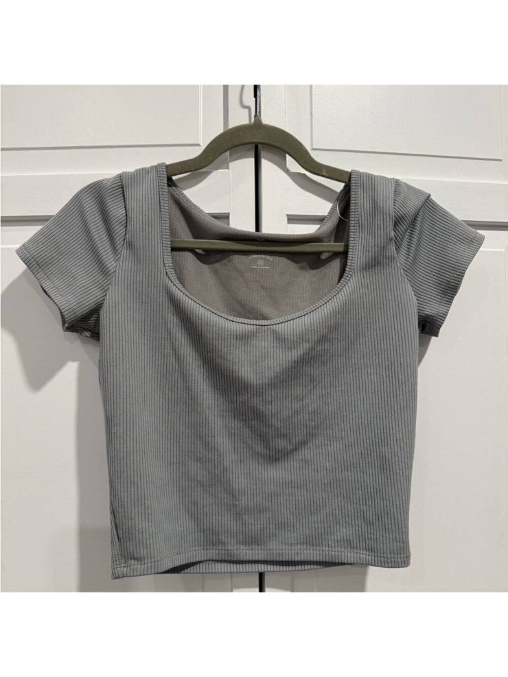 Gray Ribbed Crop Top Women’s Size M Square Neck Short Sleeve